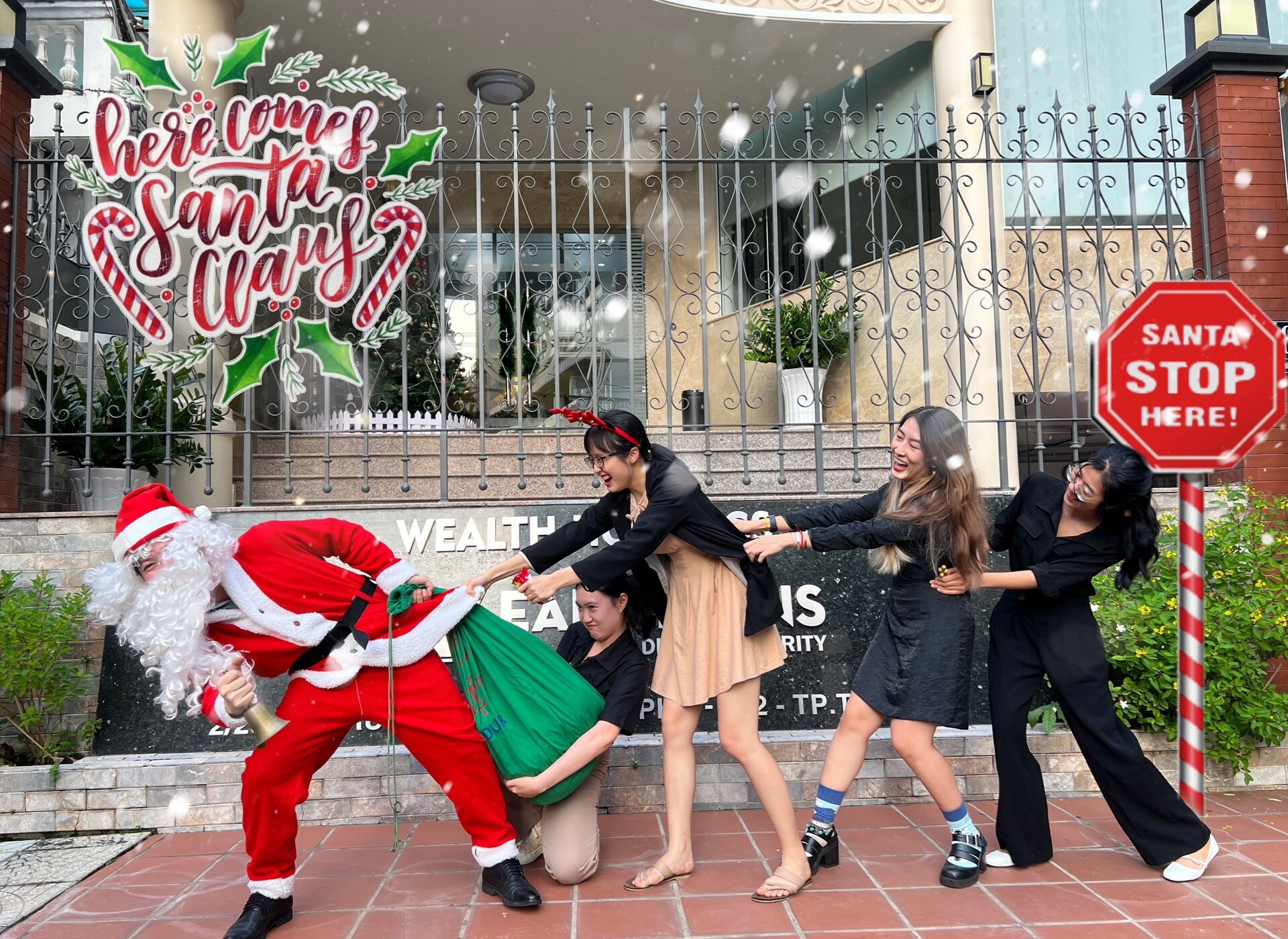 SANTA CLAUS IS COMING TO WEALTHCONS