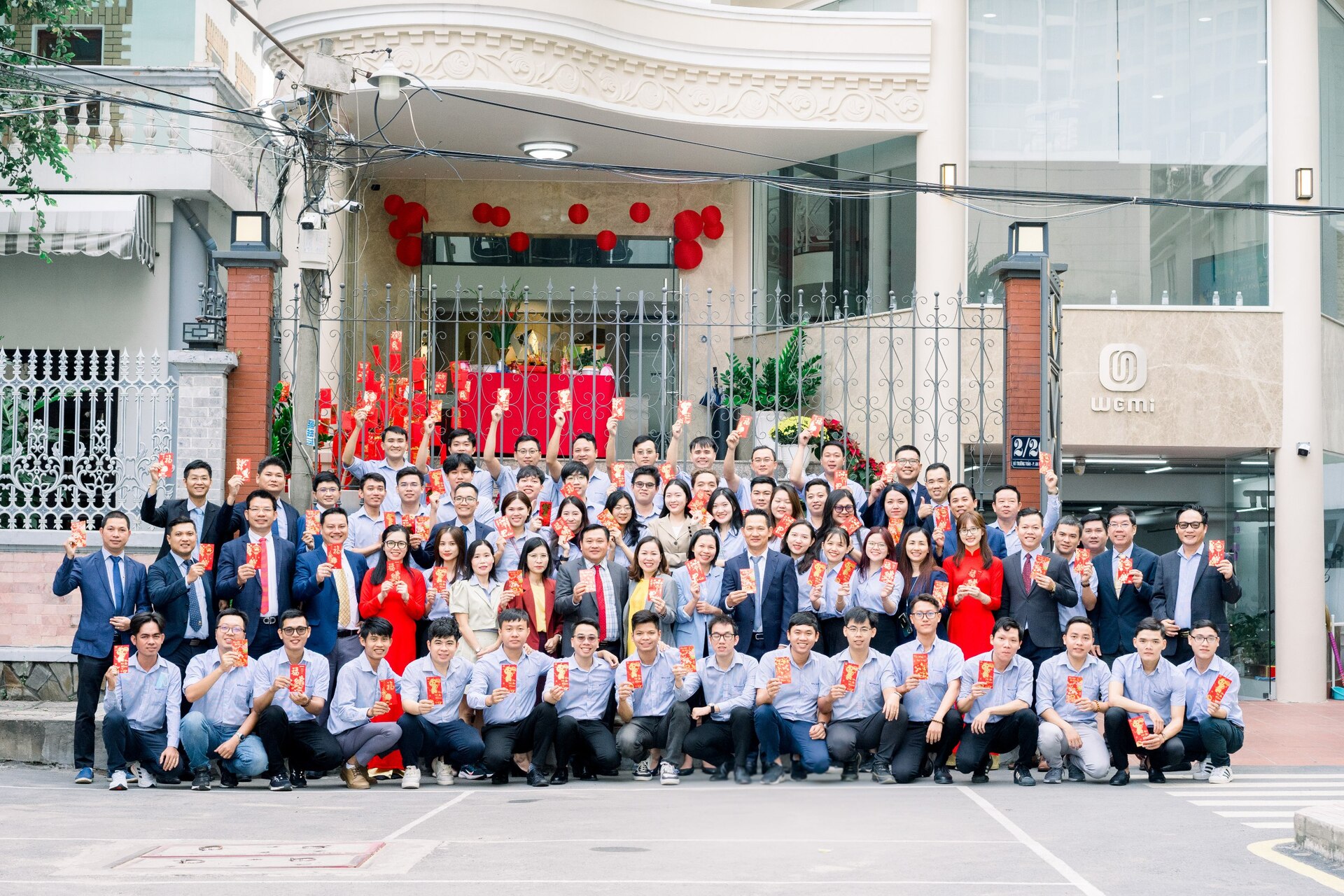 WEALTHCONS celebrates the opening of spring