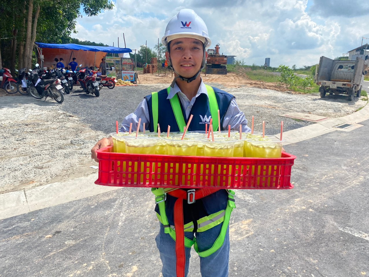 VÌ LÀM VIỆC CŨNG LÀ MỘT CÁCH… TẬN HƯỞNG