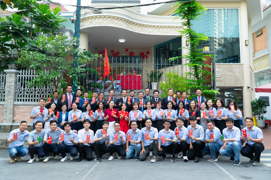 新年鸿运 – 共迎成功与腾飞！