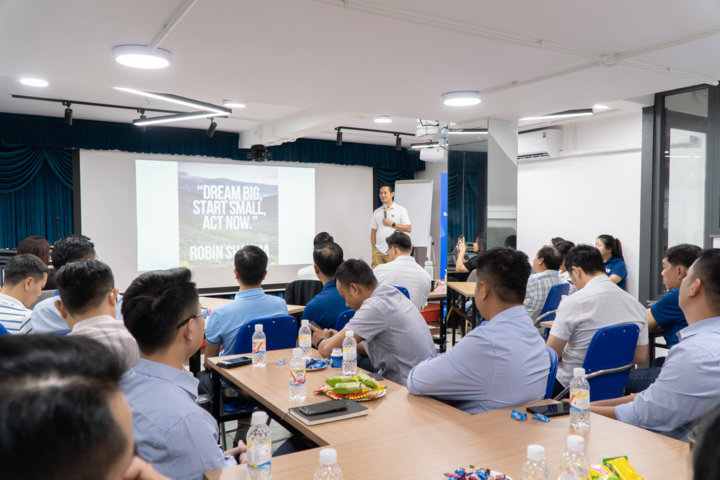 2025年工作总结暨2026年生产经营计划汇报大会