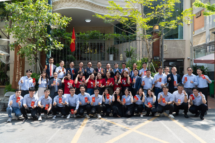 KHAI XUÂN RỘN RÀNG – SẴN SÀNG CHIẾN HẾT MÌNH CÙNG WEALTHCONS!